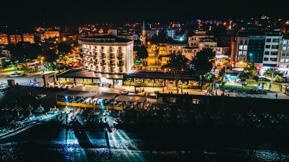 Turkuaz Beach Otel’in Vizyonu: Kaliteli Hizmetle Bölgenin Önde Gelen Tesisi Olmak