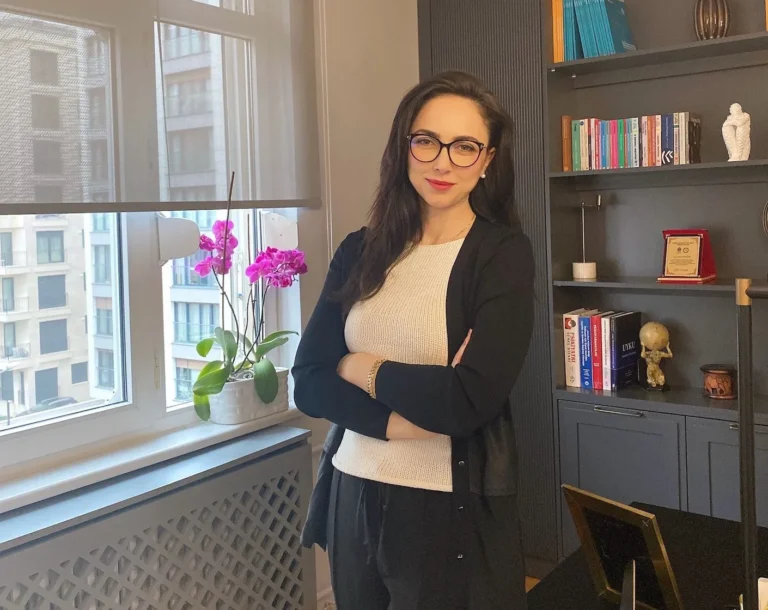 Bağımlılığın Döngüsünü Kırmak: Doç. Dr. Özlem Kızılkurt ile Kadıköy’de Bütüncül Tedavi Yaklaşımı
